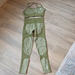 DOYOUEVEN Impact Seamless Crop and Leggings set